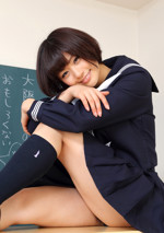 Hitomi Yasueda - Bea Chubbyebony Posing